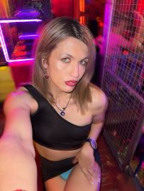 Daphne Noir