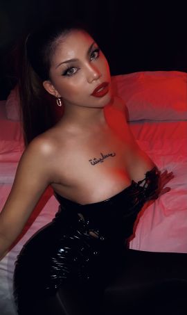 Sex symbol goddess 