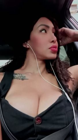 Leonela Souza 