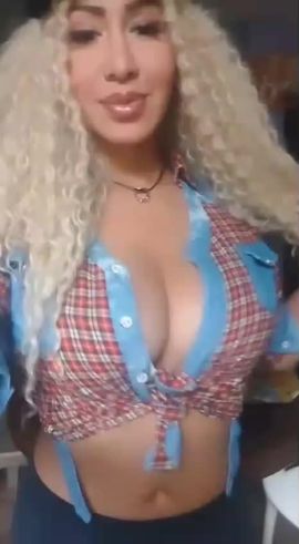 Leonela Souza 