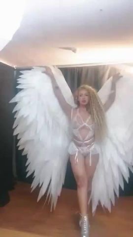 Leonela Souza 