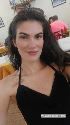 Bruna Colombo 