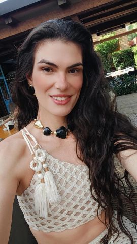 Bruna Colombo 