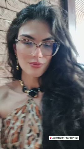 Bruna Colombo 