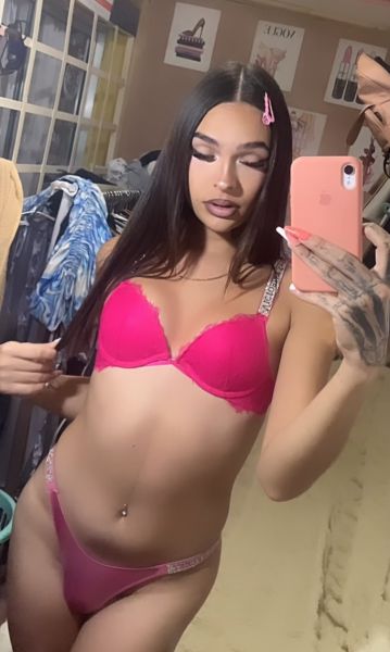 Hola amor me llamo Daniela chica trans full versatil flaca nalgona 18 año para más información al número de WhatsApp 💋💋💋


