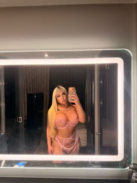 Julia Blondie