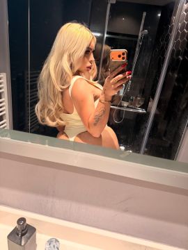 Julia Blondie