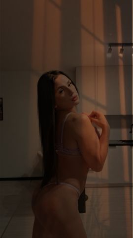 Luna Sterlinng 