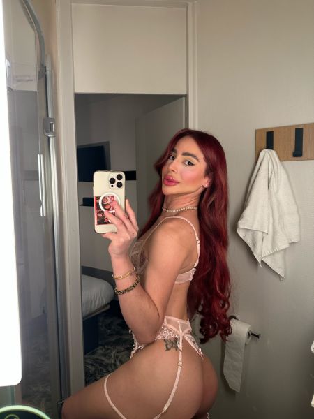 Bonjour, je m'appelle Eduarda Mendes, une transsexuelle naturelle et très féminine de haut niveau, je suis active et passive et je n'ai aucune préférence, venez me rencontrer, je vous garantis que vous ne le regretterez pas !!!