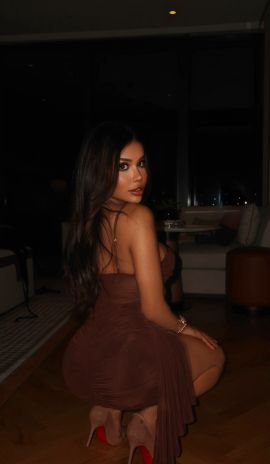  Nadia