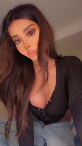  Nadia