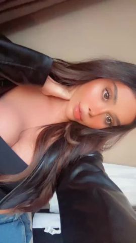  Nadia