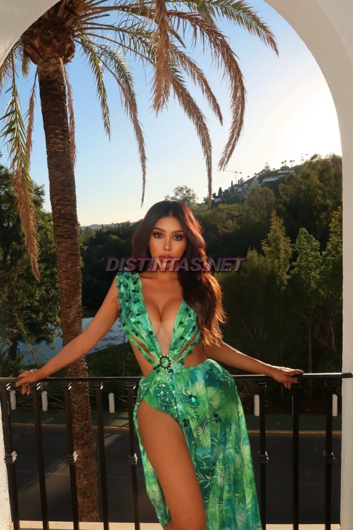  Nadia