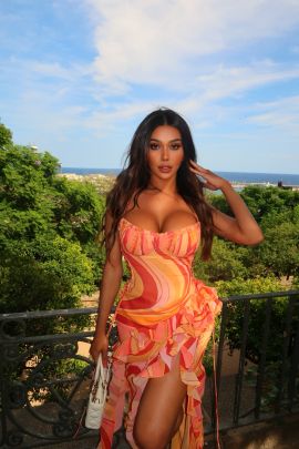  Nadia