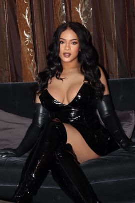 Izabelle Santos