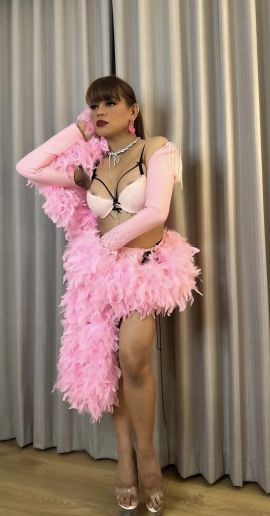 Domina Rhiana 