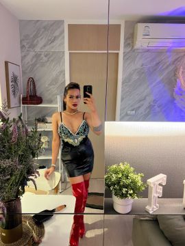 Domina Rhiana 