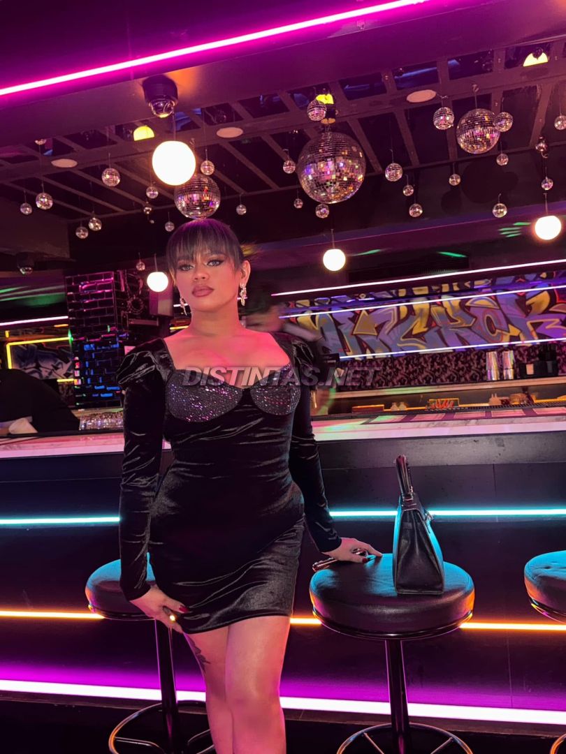 Domina Rhiana 
