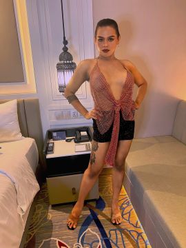 Domina Rhiana 