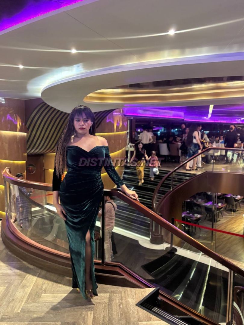 Domina Rhiana 
