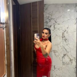 Domina Rhiana 
