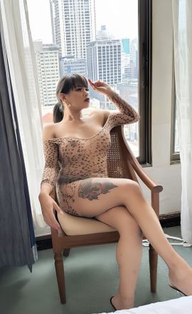 Domina Rhiana 