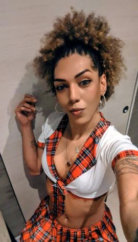 Lory dominatrice 