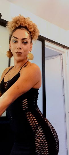Lory dominatrice 