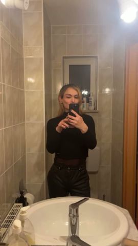 Elsa Von D