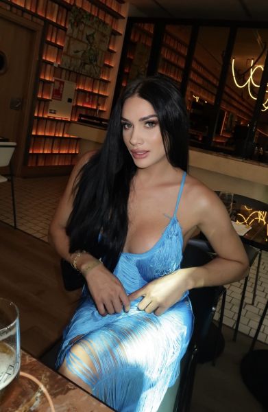 Hola mis amores, soy una modelo bella y femenina, me gustaría compartir con caballeros educados y solventes🌷 

Soy muy culta, educada, inteligentes, elegante, toda una dama con la que podrás disfrutar de la mejor compañía en todos los sentidos🌷 

No tengo tabúes, soy muy abierta de mente y me encanta disfrutar de la intimidad, sin apuros y con pasión 💋

Solo ESCRIBEME o LLAMAME mi amor y estaré esperando por ti. 

Besitos 💋