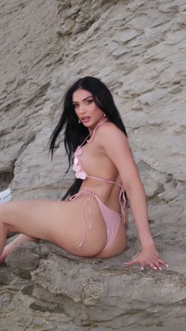 Vanessa Nakary