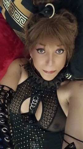 Suzy Santoro 