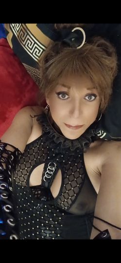 Suzy Santoro 