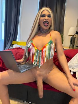 Carol Delavega