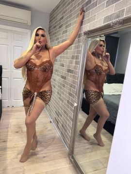 Carol Delavega