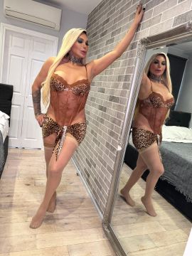 Carol Delavega