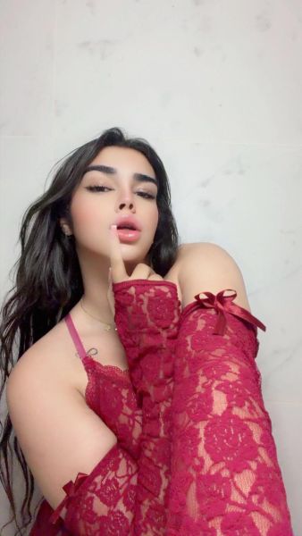 …✨ Profil strictement réservé à une clientèle triée sur le volet : VIP , élégante, sophistiquée et respectueuse.
👑 Enchantée, je suis GoldenRose. Trans féminine de 19 ans, douce, raffinée, et pleine de caractère.
🔥 Silhouette élancée, peau satinée, regard envoûtant… Je suis une expérience rare, destinée à ceux qui savent savourer le vrai luxe.
💋 Je ne cherche pas l’abondance, je choisis l’excellence. Ce que j’offre n’a rien de banal.
📷 Mes photos sont déjà publiées sur l’annonce — inutile d’en demander davantage.
🚫 Les collectionneurs, les curieux et les indélicats seront écartés sans hésitation.
Si tu veux entrer dans mon univers, commence par être à la hauteur. Sinon, reste spectateur.

💸💸Pour mes tarifs ils sont bien claires et nettes :
🎥 plan cam : 1200DH 

✳️ Plan relation 🍌👅 : 1500 DH 

✳️🍑🍆Un plan normale de (30min )avec une pass c’est 2000DH . Deux passes 3000DH (1h )
〽️Préliminaires .
〽️Fellation , 69 .
〽️Pénétration anal dans les deux sens , à vous de choisir .

🔆 plan soirée (2h)  : 5000DH

✳️🐶 🦯🦶🏼⛓ Séance de domination soft (30min) c’est 2500DH :
🔱Domination cérébrale : Insulte, humiliation, frustration…
🔱Fessée, baffes, coup de cravache, crachat.
🔱Griffure légères sur le corps
Manipulation des tétons avec pince
en laisse, boire et manger dans la gamelle
🔱Féminisation, tenue de soubrette
🔱Face-sitting
🔱 uro.

✳️Séance de domination Sex (30min)  c’est 3500DH :
⚜️Penetration anal
⚜️Manipulation des testicules avec pinces
⚜️Bondage léger avec attouchement
⚜️Et bien sur toutes les pratiques SOFT énumérées plus haut sont possible dans cette formule !

✳️Séance fétichisme de 15 min 1500DH :
🔅Léchage et reniflage bottes,
talon,chaussettes ou pieds nus
🔅Piétinement avec bottes, basket, chaussettes ou pieds nus
🔅Footjob : masturbation avec talon ou pieds nus

🍌Toujours on se protégeant , préservatif obligatoire non négociable.
🚫🚫( Shab 300 et 500 hiya li andi) , bloque direct , je n’ai pass le temps pour vous .

