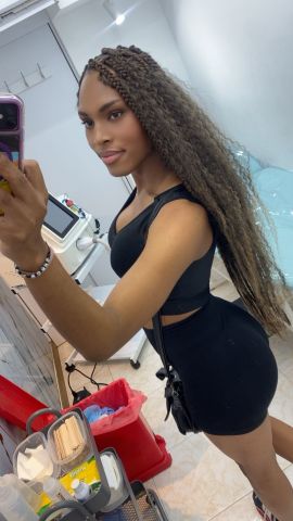 Morenita linda colombiana