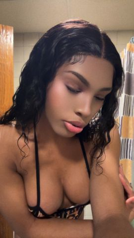 Morenita linda colombiana