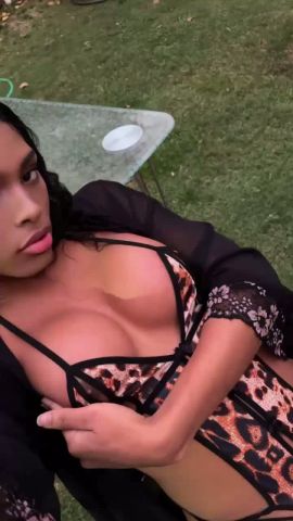 Morenita linda colombiana