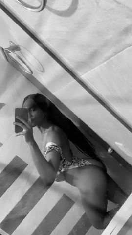 Morenita linda colombiana