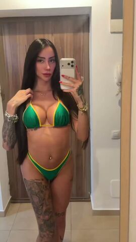 Layla Cristina