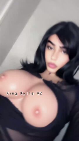 Kylie VIP