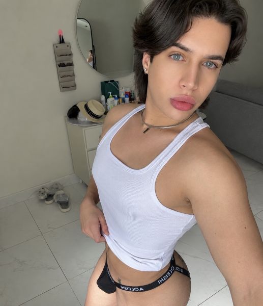 I’m athletic and have a lean physique, but my prominent butt is what stands out the most about me. I don’t wear heavy makeup—I look just like I do in my photos, and I prefer to keep things natural without excessive filters or layers of makeup.🤣😅🤭
Any number with the +216 country code (Tunisia) will be blocked. Please do not message me. 🚫🚫