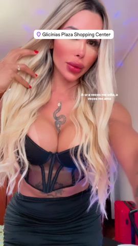 Nikole Jolie