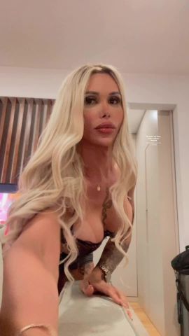 Nikole Jolie
