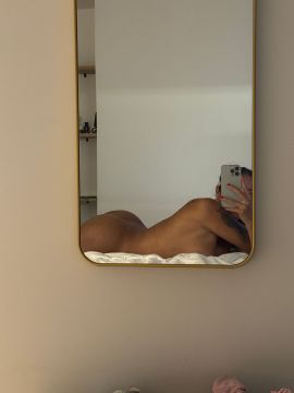 Karlita Belle
