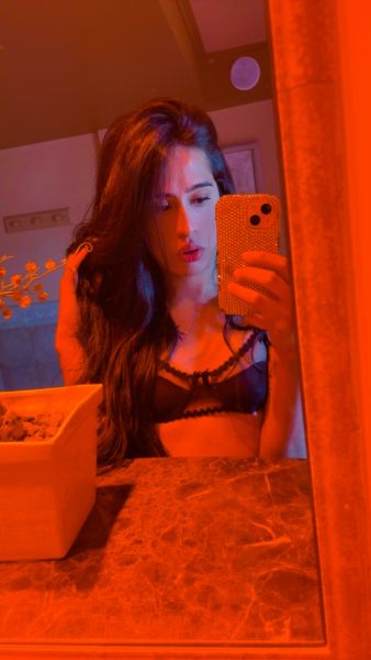Hola soy Barby una chica muy mimosa y caliente, mido 1,74. Si buscas pasar un momento de lujo contactame bebe. Soy Activa y pasiva lo que más te guste. 