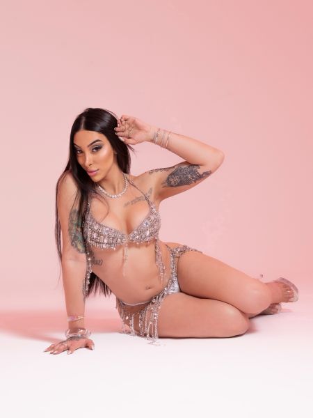I'm Babi Doll, a Brazilian escort and a high-class escort ready to satisfy and fulfill all your fetishes. I'm 5'8" tall, weigh 165 pounds, have a toned, all-natural body, and have experience with beginners. I have everything you need to have the best time together. I'm here for professional contact only, whether it's dinner, travel, outings, or service at your location. I speak fluent Portuguese and English. I'm waiting for you with a lot of excitement and a delicious gift for you.