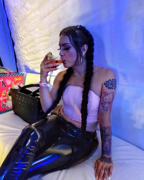 Holi hermosa niña ibaguereña joven bisexual femenina 100% versatil exxxperta en trios amanecidas recién llegada a tu ciudad 